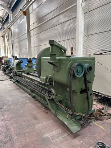 CNC heavy-duty lathe